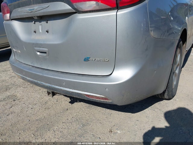 Chrysler Pacifica Limited
