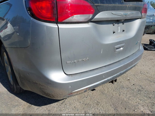 Chrysler Pacifica Limited