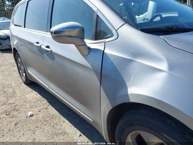 Chrysler Pacifica Limited