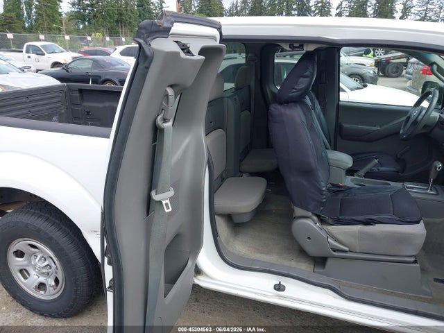Nissan Frontier S