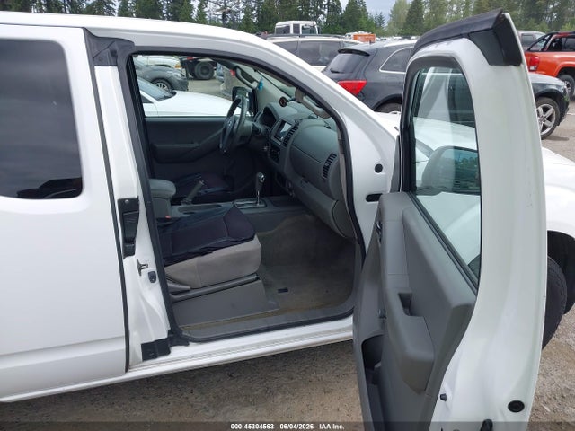 Nissan Frontier S
