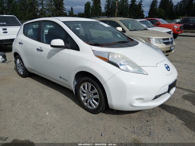 Salvage Nissan LEAF Image