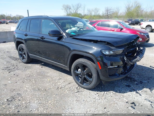 Salvage Jeep Grand Cherokee Image