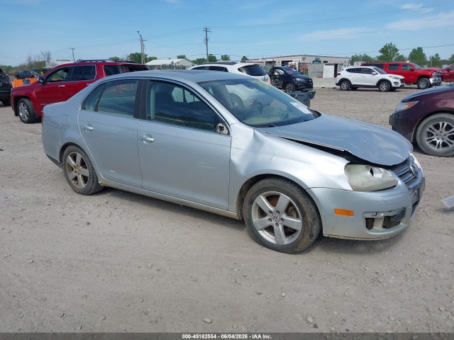 Salvage Volkswagen Jetta Image