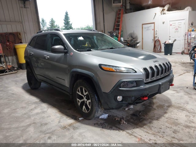Salvage Jeep Cherokee Image