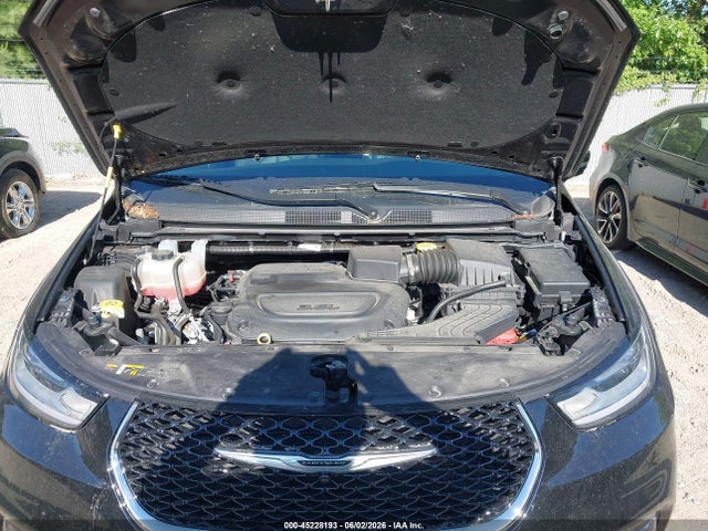 Chrysler Pacifica Touring L Awd