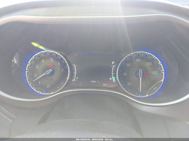 Chrysler Pacifica Touring L Awd