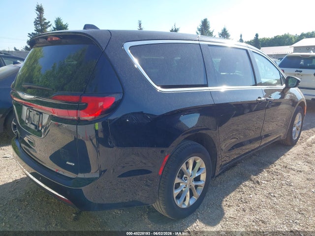 Chrysler Pacifica Touring L Awd