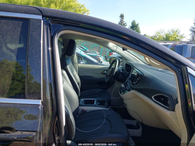 Chrysler Pacifica Touring L Awd