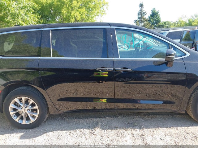 Chrysler Pacifica Touring L Awd
