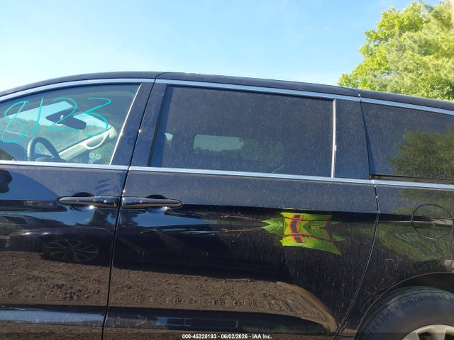 Chrysler Pacifica Touring L Awd