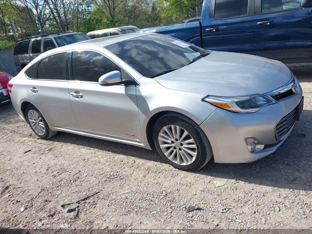 Salvage Toyota Avalon Hybrid Image