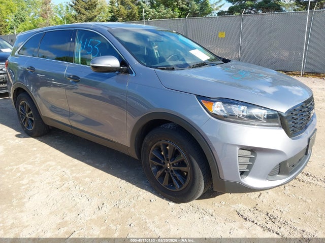 Salvage Kia Sorento Image