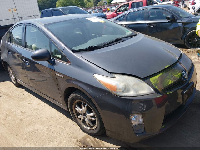 Salvage Toyota Prius Image