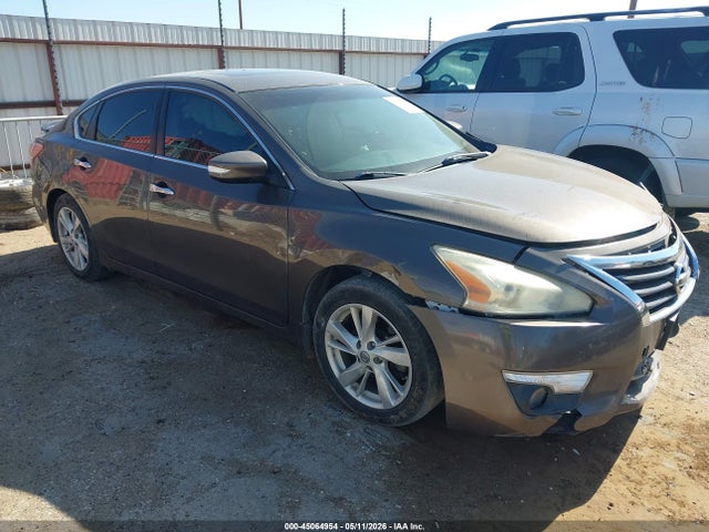 Salvage Nissan Altima Image