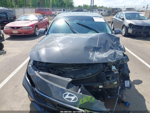 Hyundai ELANTRA Limited