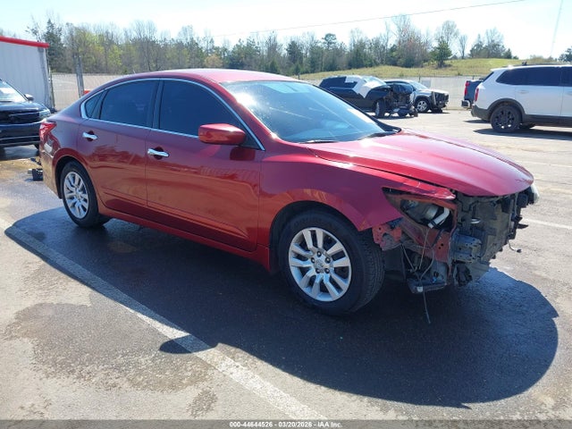 Salvage Nissan Altima Image