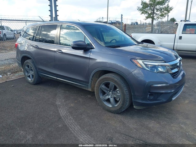 Salvage Honda Pilot Image
