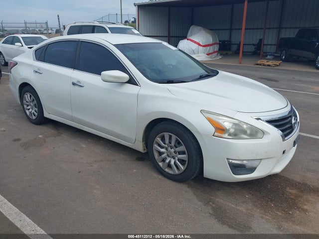 Salvage Nissan Altima Image