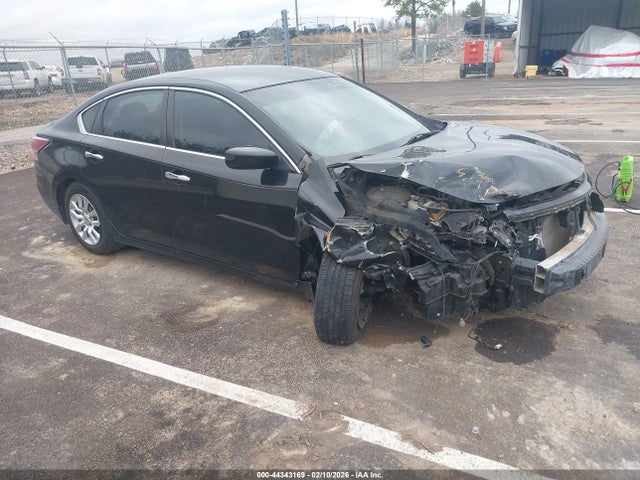 Salvage Nissan Altima Image