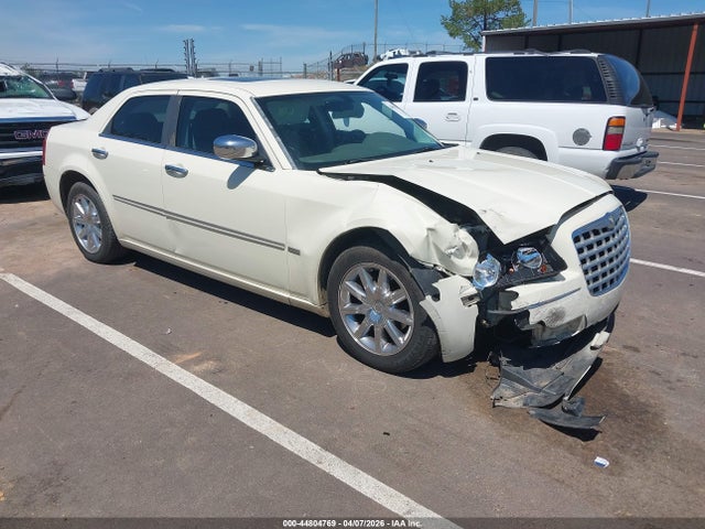 Salvage Chrysler 300 Image