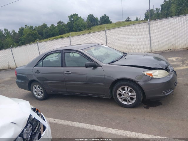 Toyota Camry Le V6