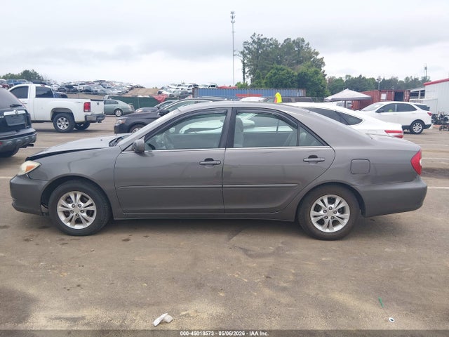 Toyota Camry Le V6