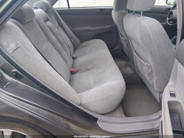 Toyota Camry Le V6