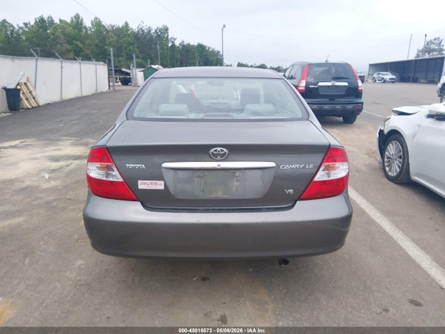 Toyota Camry Le V6