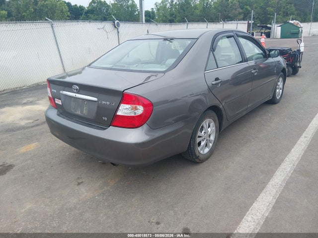 Toyota Camry Le V6