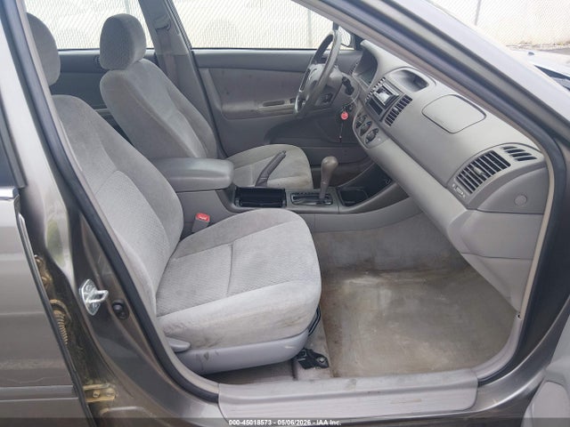 Toyota Camry Le V6