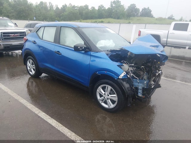 Salvage Nissan Kicks Image