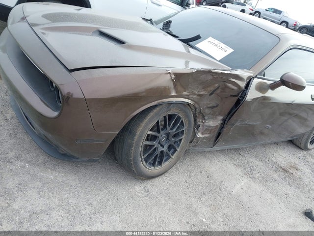 Dodge Challenger Sxt