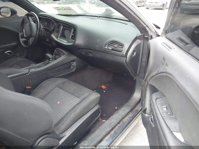 Dodge Challenger Sxt