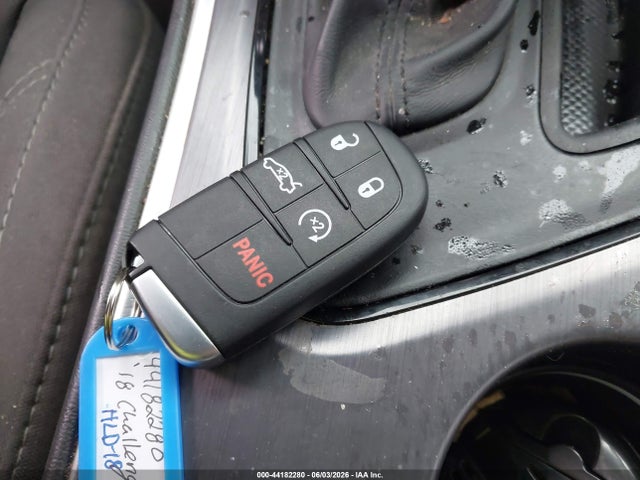 Dodge Challenger Sxt