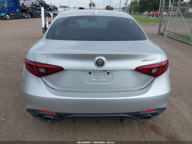 Alfa Romeo Giulia Ti Rwd