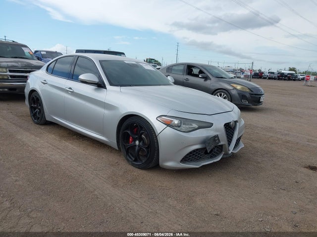 Salvage Alfa Romeo Giulia Image