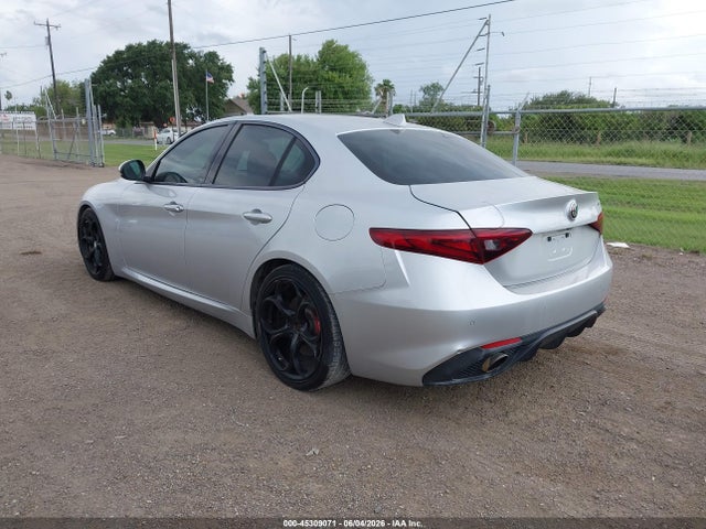 Alfa Romeo Giulia Ti Rwd