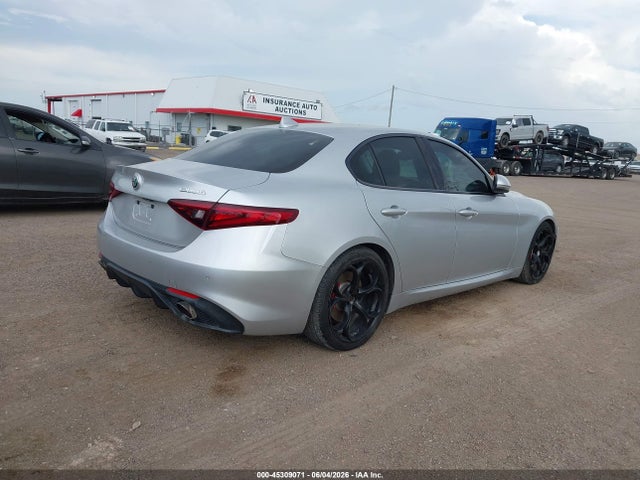 Alfa Romeo Giulia Ti Rwd