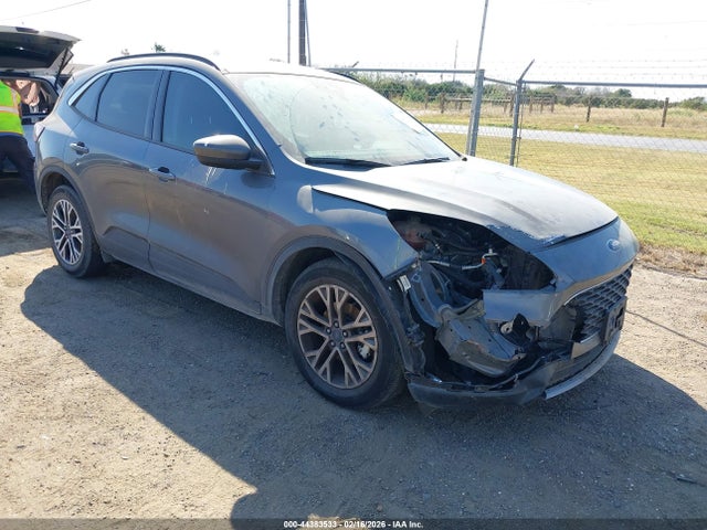 Salvage Ford Escape Image