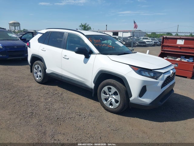 Salvage Toyota RAV4 Image
