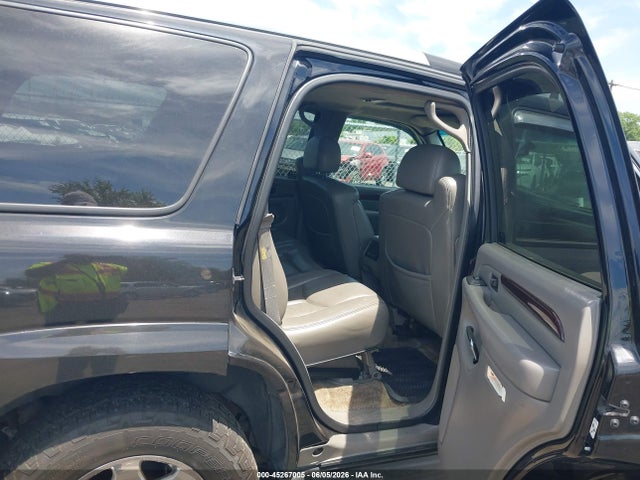 Cadillac Escalade Standard