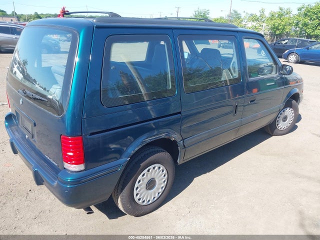 Plymouth Voyager