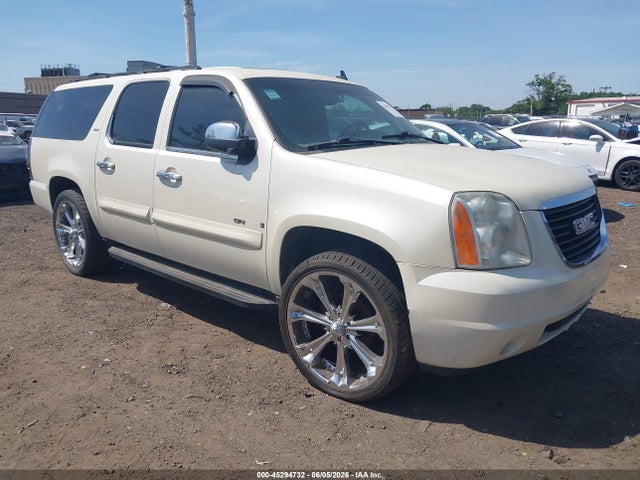 Salvage GMC Yukon Image