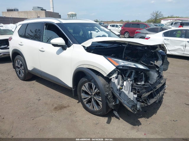 Salvage Nissan Rogue Image