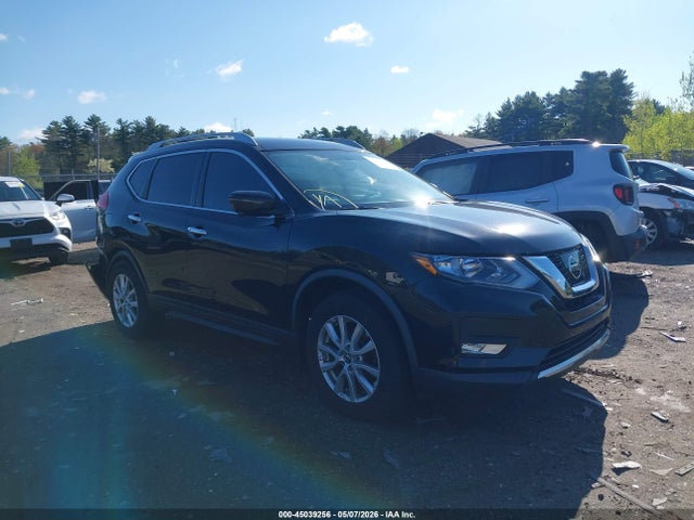 Salvage Nissan Rogue Image