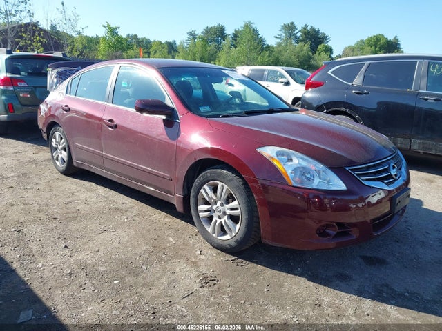 Salvage Nissan Altima Image