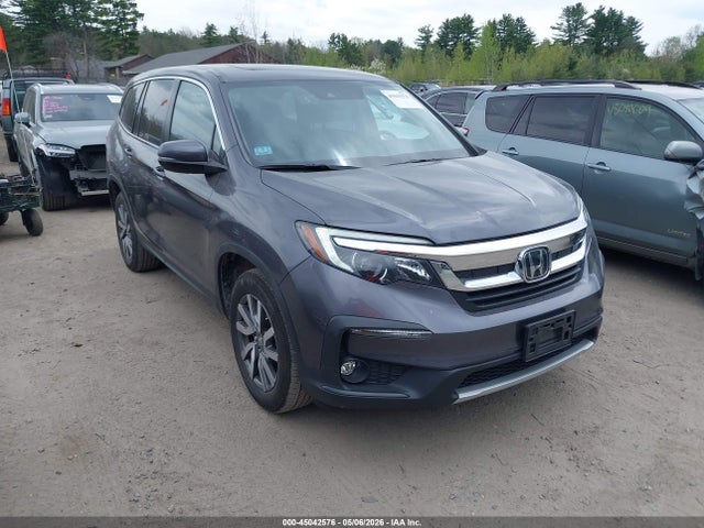 Salvage Honda Pilot Image