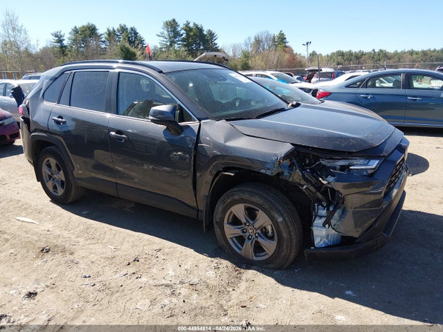 Salvage Toyota RAV4 Image