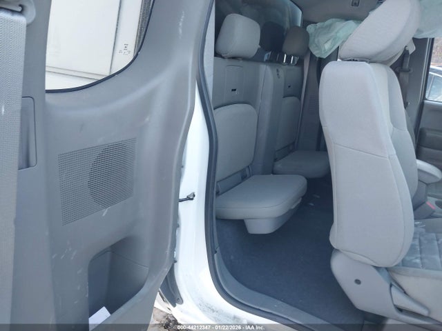 Nissan Frontier S
